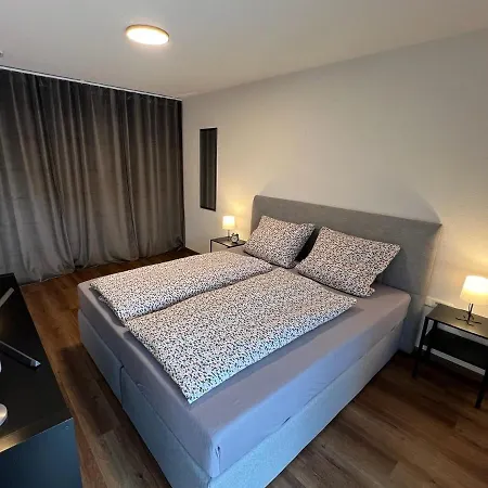 Jellys - 70qm - Balkon - Kueche - Parken - 2x Smart Tv - King Size Bett - Nur 5min Zum Europa Park Rheinhausen