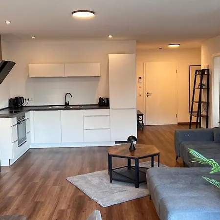 Jellys - 70qm - Balkon - Küche - Parken - 2x Smart Tv - King Size Bett - Nur 5min Zum Europa Park Apartment *