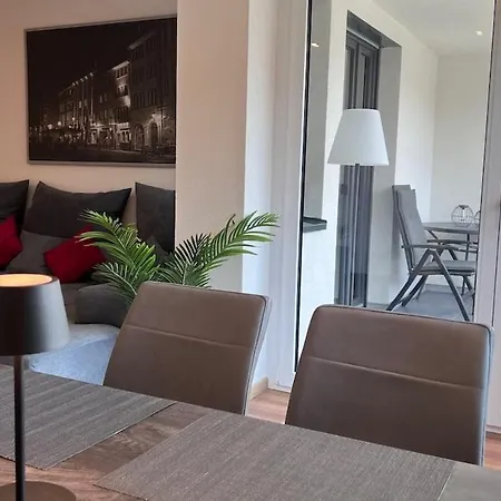 Apartment Jellys - 70qm - Balkon - Küche - Parken - 2x Smart Tv - King Size Bett - Nur 5min Zum Europa Park Rheinhausen