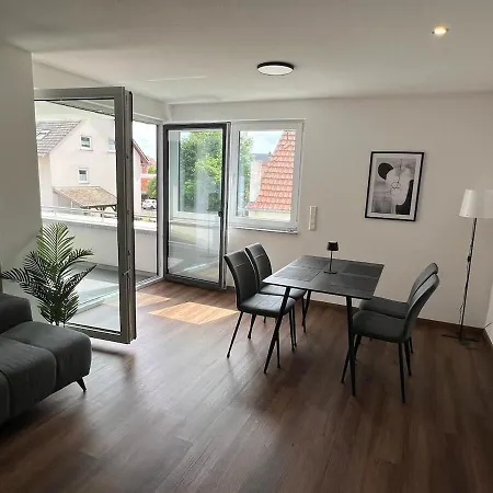 Jellys - 70qm - Balkon - Küche - Parken - 2x Smart Tv - King Size Bett - Nur 5min Zum Europa Park Apartment Rheinhausen