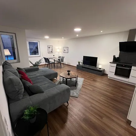 Apartment Jellys - 70qm - Balkon - Küche - Parken - 2x Smart Tv - King Size Bett - Nur 5min Zum Europa Park