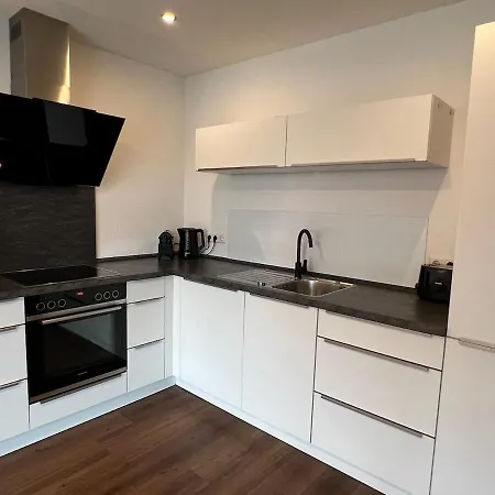 Jellys - 70qm - Balkon - Kueche - Parken - 2x Smart Tv - King Size Bett - Nur 5min Zum Europa Park Rheinhausen