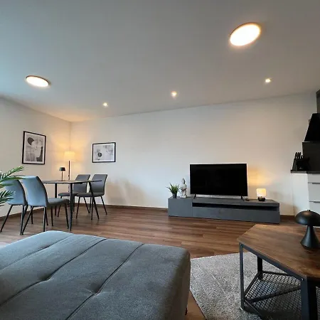 Jellys - 70qm - Balkon - Kueche - Parken - 2x Smart Tv - King Size Bett - Nur 5min Zum Europa Park *