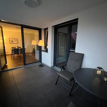 Jellys - 70qm - Balkon - Kueche - Parken - 2x Smart Tv - King Size Bett - Nur 5min Zum Europa Park Rheinhausen