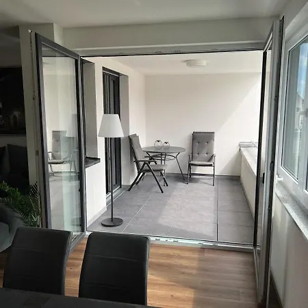 Jellys - 70qm - Balkon - Kueche - Parken - 2x Smart Tv - King Size Bett - Nur 5min Zum Europa Park * Rheinhausen