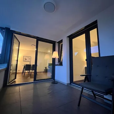 Apartment Jellys - 70qm - Balkon - Küche - Parken - 2x Smart Tv - King Size Bett - Nur 5min Zum Europa Park