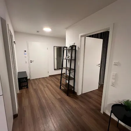 Jellys - 70qm - Balkon - Küche - Parken - 2x Smart Tv - King Size Bett - Nur 5min Zum Europa Park Apartment Rheinhausen