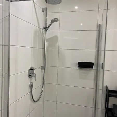Daire Jellys - 70qm - Balkon - Kueche - Parken - 2x Smart Tv - King Size Bett - Nur 5min Zum Europa Park Rheinhausen