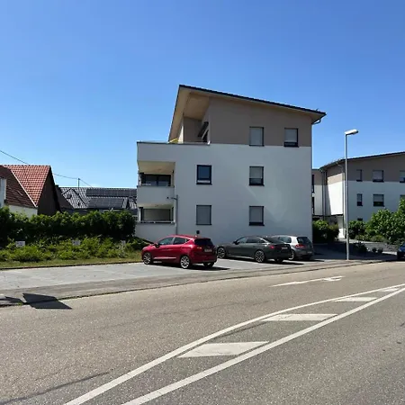 Apartman Jellys - 70qm - Balkon - Kueche - Parken - 2x Smart Tv - King Size Bett - Nur 5min Zum Europa Park *