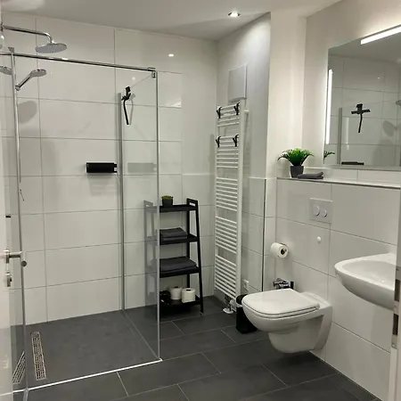 Apartman Jellys - 70qm - Balkon - Kueche - Parken - 2x Smart Tv - King Size Bett - Nur 5min Zum Europa Park *